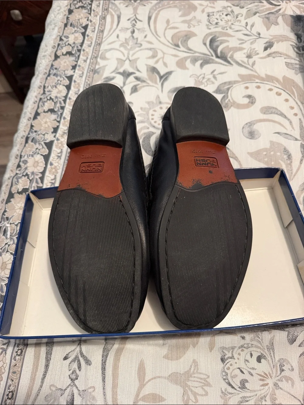 Nunn Bush black woven